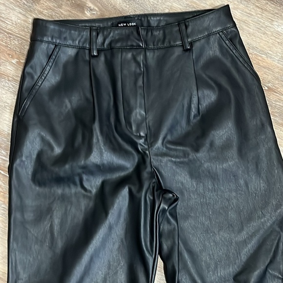 New Look Womens Pants Black Faux Leather Pleated Pleather Slacks Trousers Size 6 - Picture 3 of 15